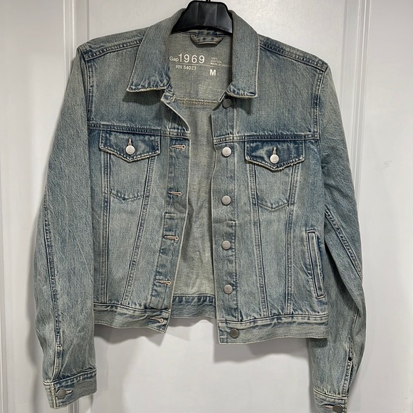 GAP Jackets & Blazers - Gap jean jacket size medium M